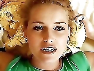 Смотреть Драть в дырочку маму приятеля было приятно