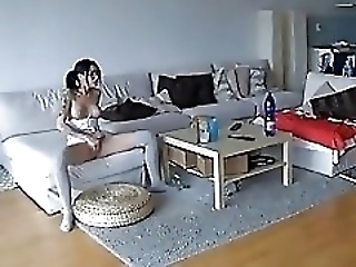 Смотреть Красивая леди уверенно мастурбирует