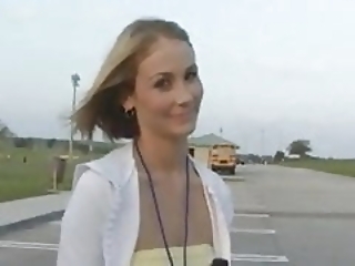 Смотреть Фитоняшка повелась на пикапера