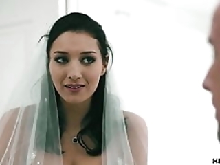 Смотреть Расписался с дамой и поехал трахать в жопу