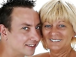 Смотреть Дана любит крупный пенис супруга