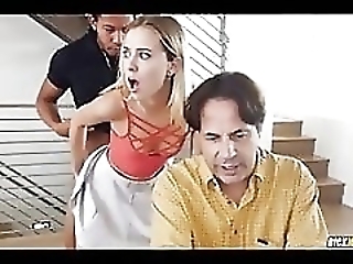 Смотреть За большой долг чудик предложил трахнуть дочку