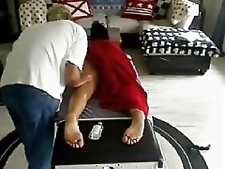 Смотреть Массажист поимел клиентку во время сеанса