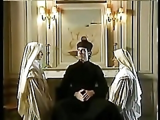 Смотреть Похотливые монашки размазывают сперму по лицам