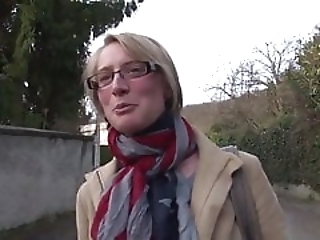 Смотреть Сочная немка пришла к парням чтобы потрахаться